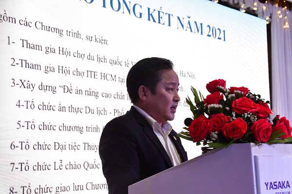 Ông Phạm Minh Nhựt- P. Chủ tịch thường trực HHDL Nha Trang- Khánh Hòa đọc báo cáo tổng kết