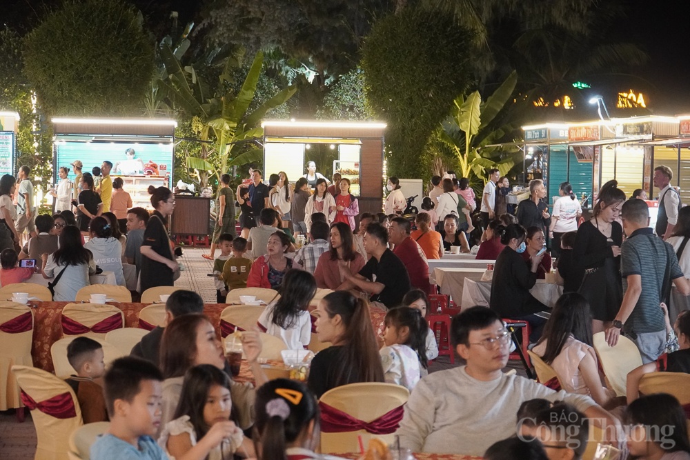 Nha Trang lần đầu có chợ đêm mở cửa đến 0h phục vụ người dân