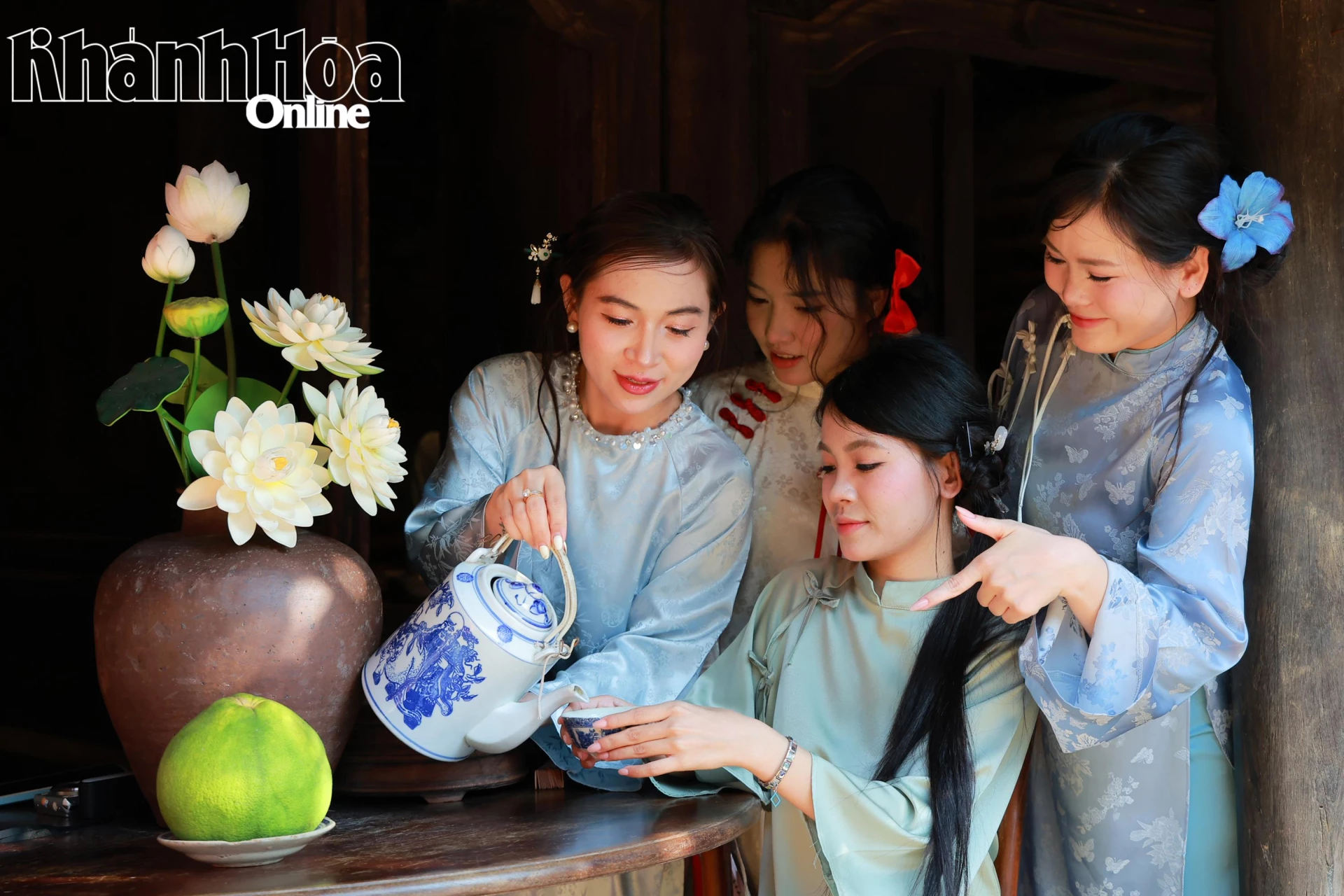 Không gian Tết Việt ở Nha Trang Xưa trở thành điểm đến để các bạn trẻ lưu lại những bức ảnh đẹp.