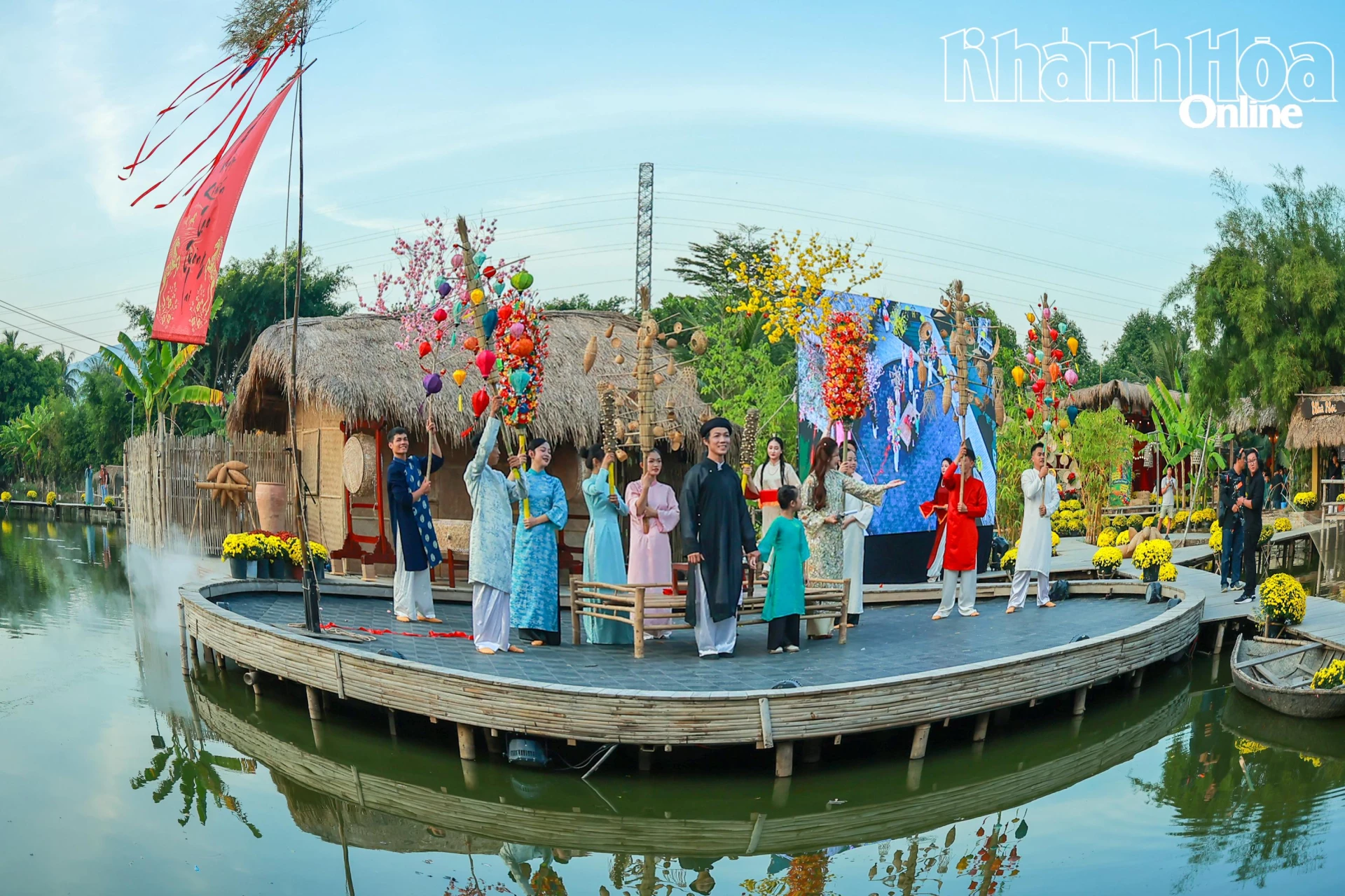 Cảnh diễn tái hiện không khí Tết xưa.